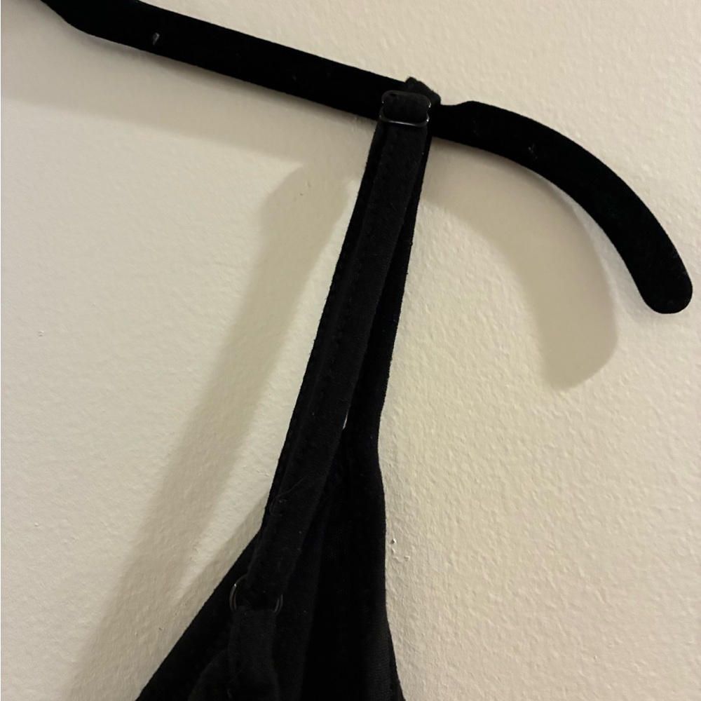 Black Sleeveless Romper - Picture 6 of 7